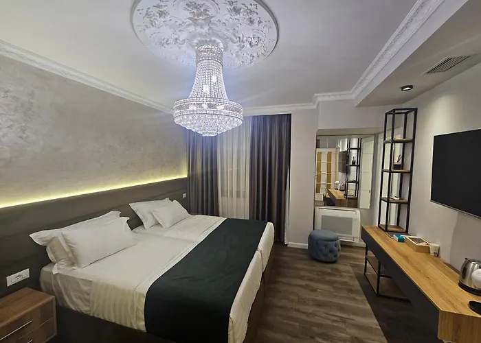 Ns Luxury Pensjonat Tirana